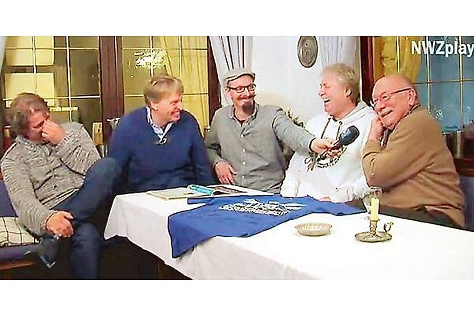 Hatten viel zu lachen und viel zu erzählen: (von links) Thomas Möller, Wolfgang Sidka, Moderator Matthias Knust, Klaus Baumgart und Klaus Berster NWZPLAY