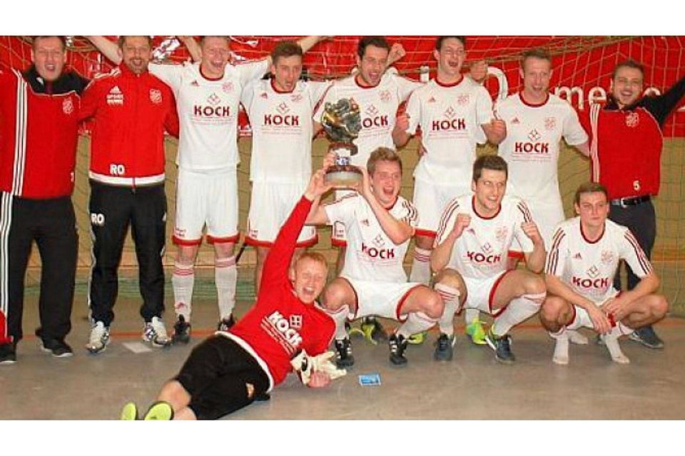 Der SV Thüle beendete mit dem Gewinn der 32.  Friesoyther Hallenfußball-Stadtmeisterschaft im Vorjahr  die zwischenzeitliche Dominanz der Rekordsieger Hansa Friesoythe und SV Altenoythe. Bodo Tarow