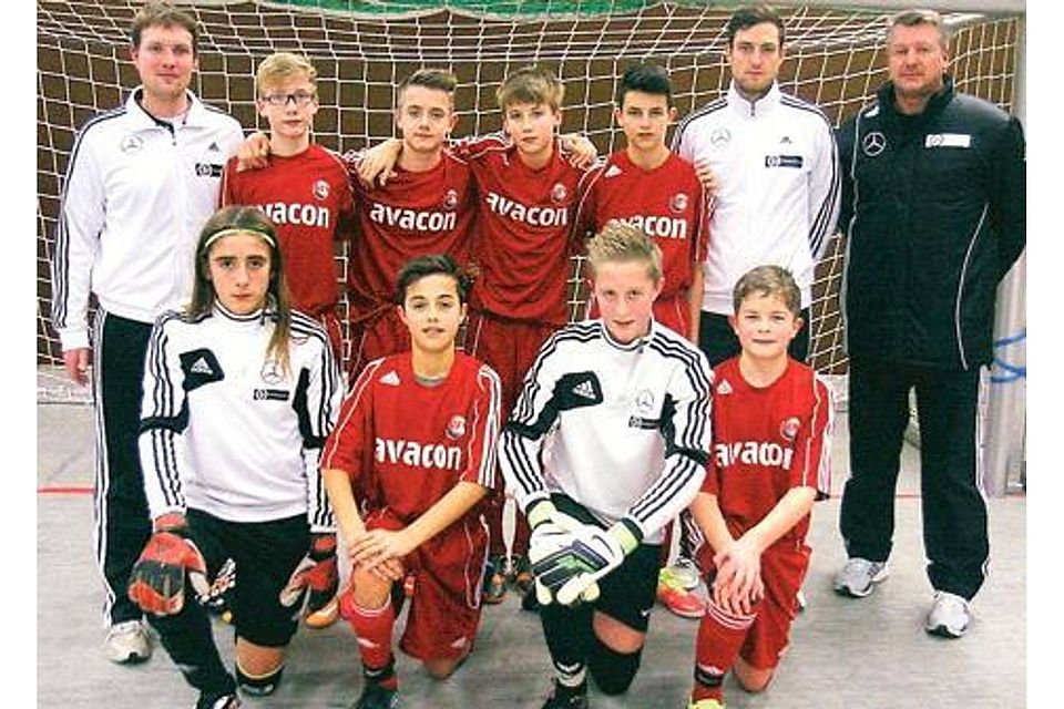 So sehen Sieger aus: die erfolgreichen U-13-Junioren des DFB-Stützpunktes Jever aus den Kreisen Wilhelmshaven, Friesland und Wittmund privat