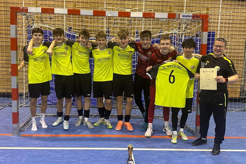 SC Weßling U17 - 3. Platz bei der Hallenmeisterschaft im Kreis Zugspitze SC Weßling U17 - 3. Platz bei der Hallenmeisterschaft im Kreis Zugspitze