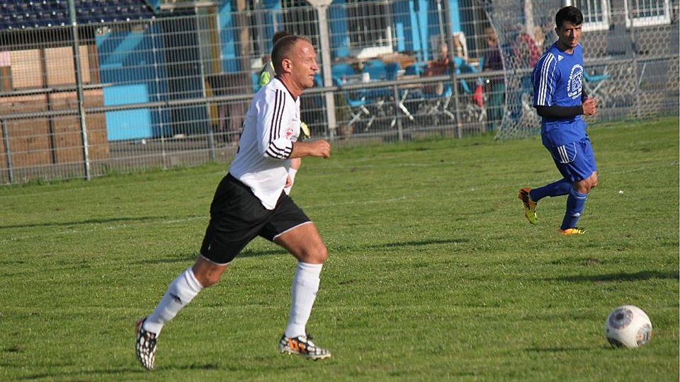 F: T. Heist: Will mit seinem TSV ins Halbfinale des Kreispokals. Oberzwehrens Trainer Mario Bierschenk