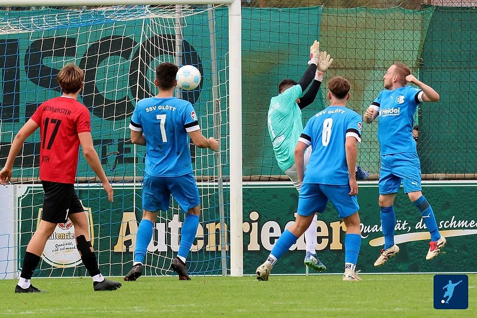 Benjamin Waidele (rechts) rettete der SSV Glött auf den letzten Drücker noch einen Zähler.