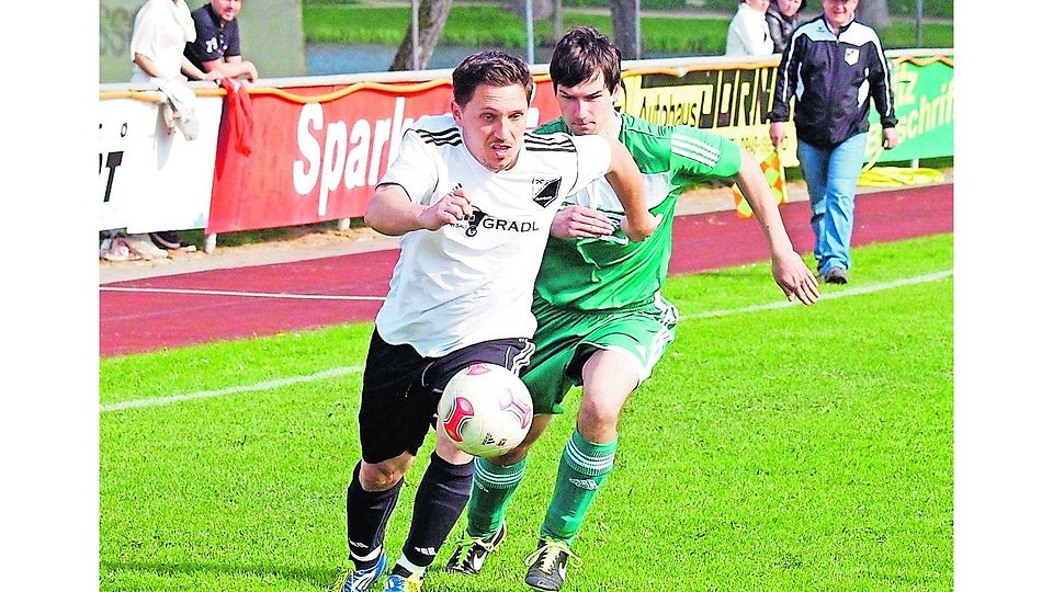 Hatte am Sonntag gegen Pottenstein die Nase vorn: Der SC Glückauf Auerbach (vorne) muss am Donnerstag gegen die Reserve des SV 08 ran (F.: Klaus Trenz).
