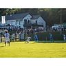 Fußball-Fest in Offdilln: Zum Jubiläumsspiel der SG Obere Dill gegen den TSV Steinbach Haiger freuen sich 400 Zuschauer über das Dagebotene auf und rund um den Rasen. © Björn Franz