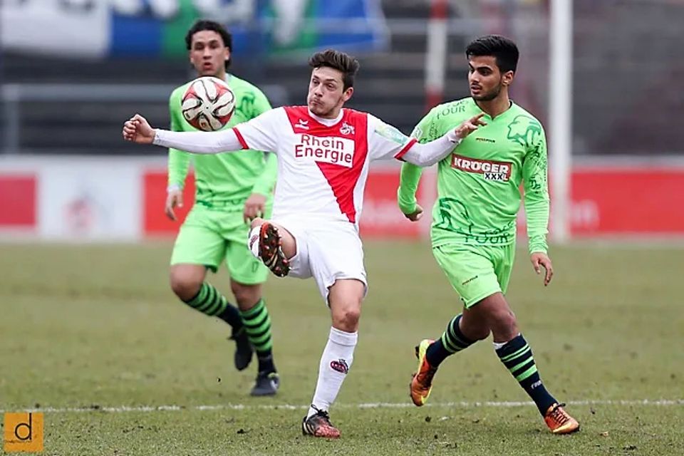 Hier trägt Robin Hömig noch das weiß-rote Trikot des 1. FC Köln II. Seit 2015 spielt er für die Sportfreunde Baumberg ausgesprochen erfolgreich. 