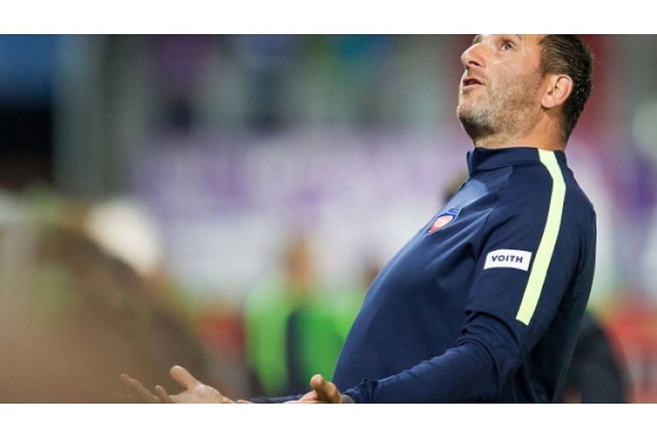 Der 43-jährige Frank Schmidt ist am Sonntag exakt zehn Jahre Trainer der Heidenheimer Fußballer. Joachim Bolzer