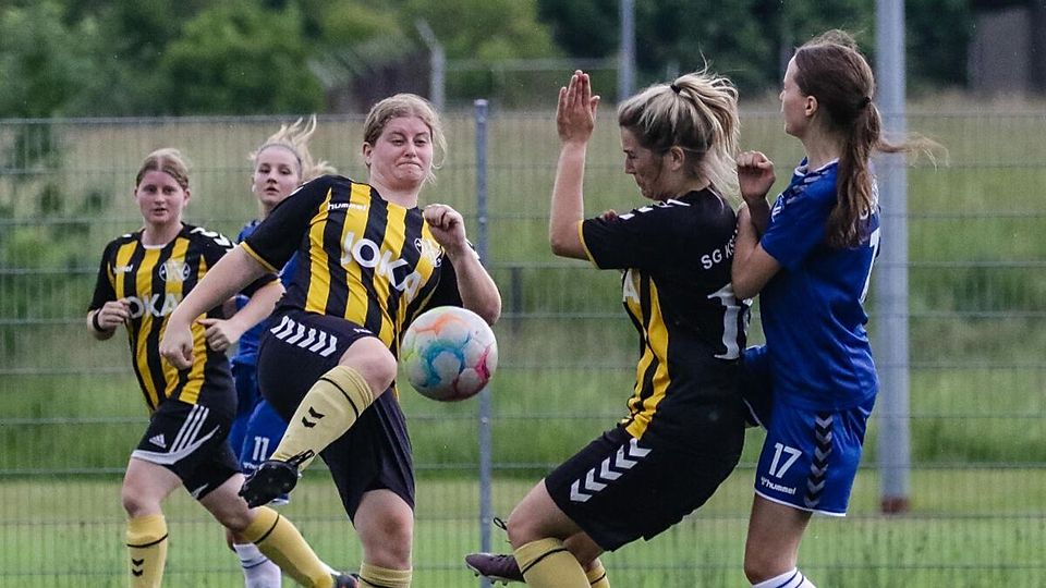 Es geht um den Titel für die Frauen der SG SC Kirchasch (schwarz-gelbe Trikots).