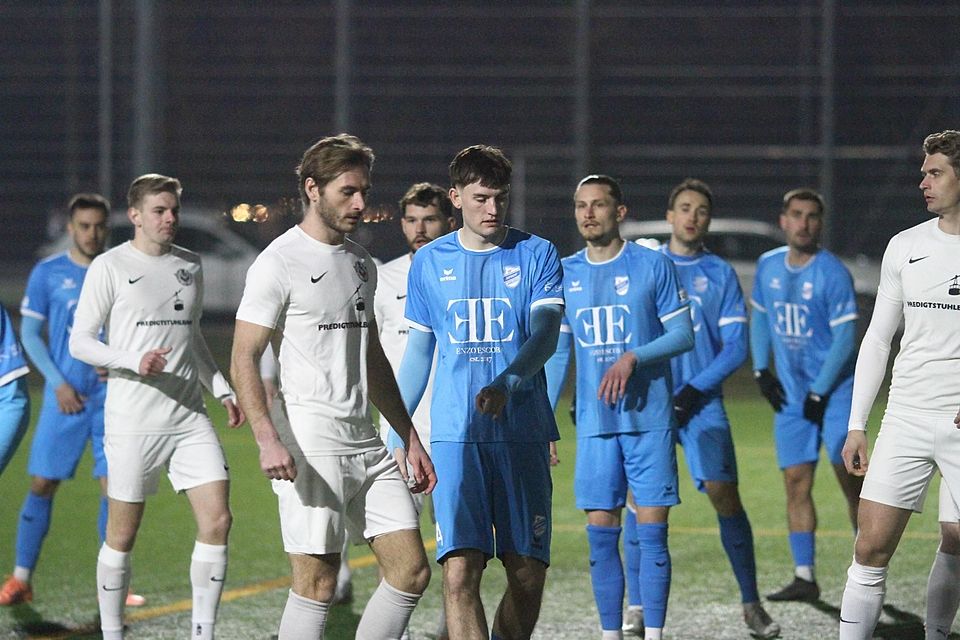 „Wenn du so viele Chancen vergibst und hinten immer einen kassierst, reicht es einfach nicht!“ Nicht immer war die Abwehr der Karlsfelder in Traunstein gut gestaffelt.