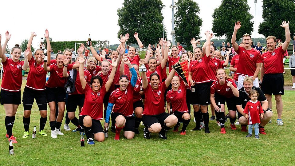 Den ersten Bezirkspokalsieg der Frauenfußball-Geschichte in Nufringen feierte das SVN-Team Anfang August in Kuppingen Foto (Archiv): Holom