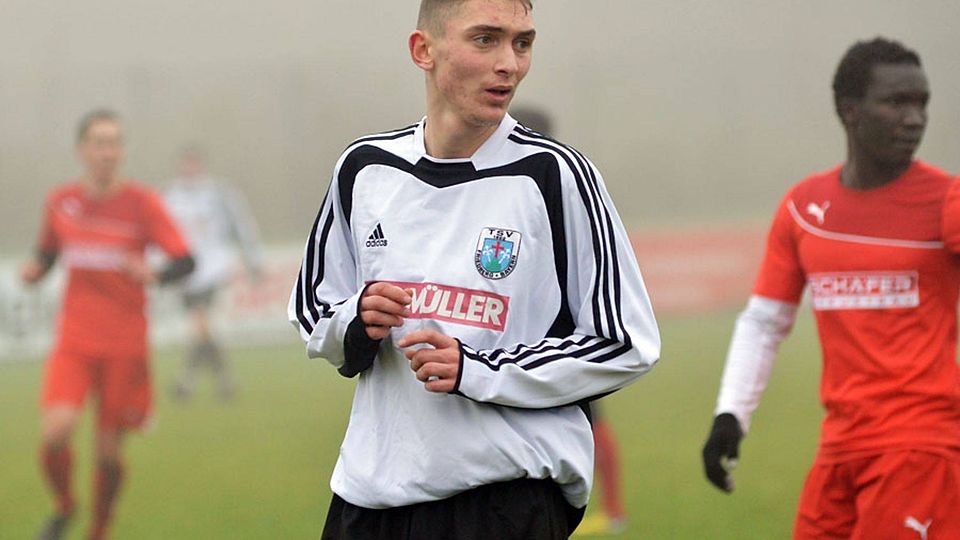 Im Trikot des TSV Friedberg gibt es für den 18 Jahre alten Imran Mustafi in dieser Saison wenig Erfolgserlebnisse. Dafür steht der Friedberger im Kader der U19-Nationalmannschaft des Kosovo.		F.: Peter Kleist