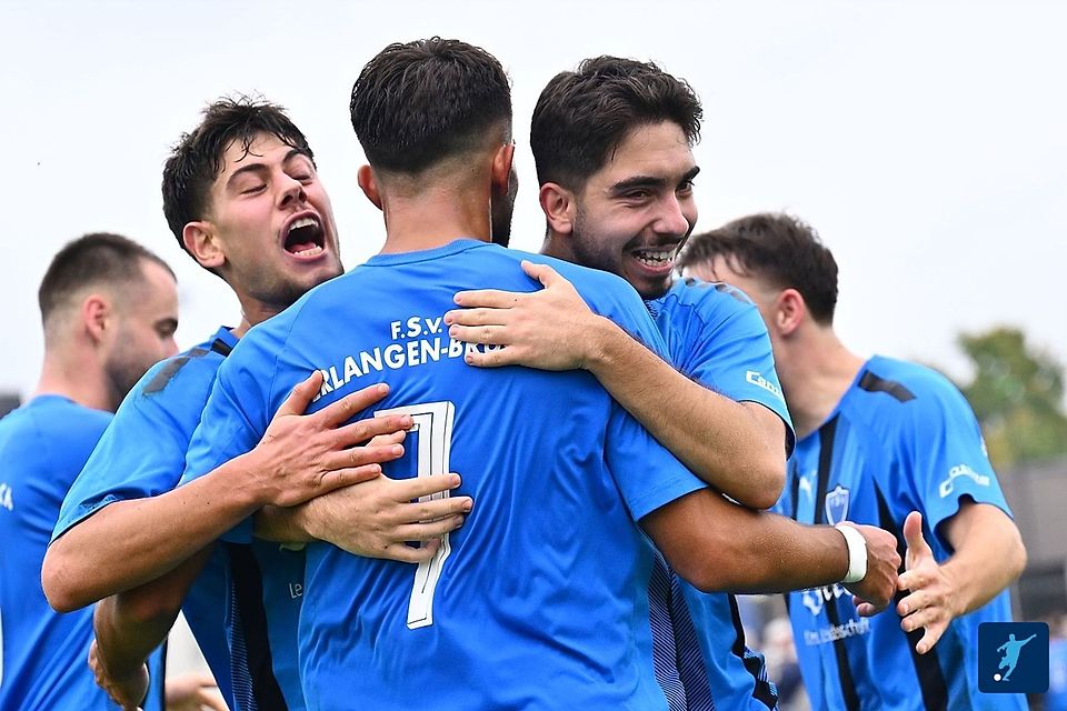 Der FSV Erlangen-Bruck sicherte mit dem 4:0 Sieg gegen den ASV Weisendorf Platz 4 und behält das Spitzenduo damit weiter im Sichtfeld. Der FSV Erlangen-Bruck sicherte mit dem 4:0 Sieg gegen den ASV Weisendorf Platz 4 und behält das Spitzenduo damit weiter im Sichtfeld.