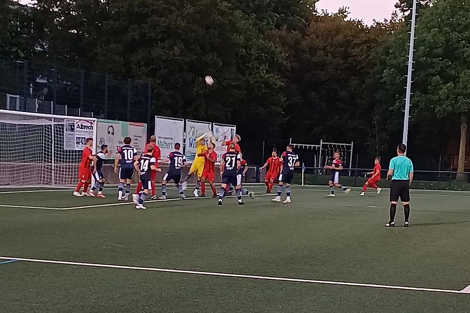 Die blauen Hessener fuhr einen glatten Auftaktsieg ein.