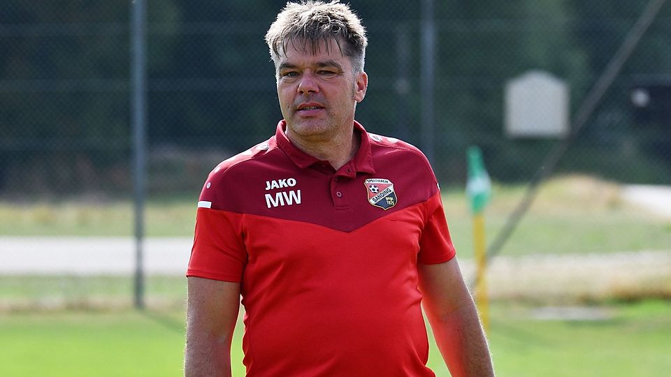 Trainer Michael Wysotzki und seine Mannschaft dürfen nächste Saison in der A-Klasse ran.