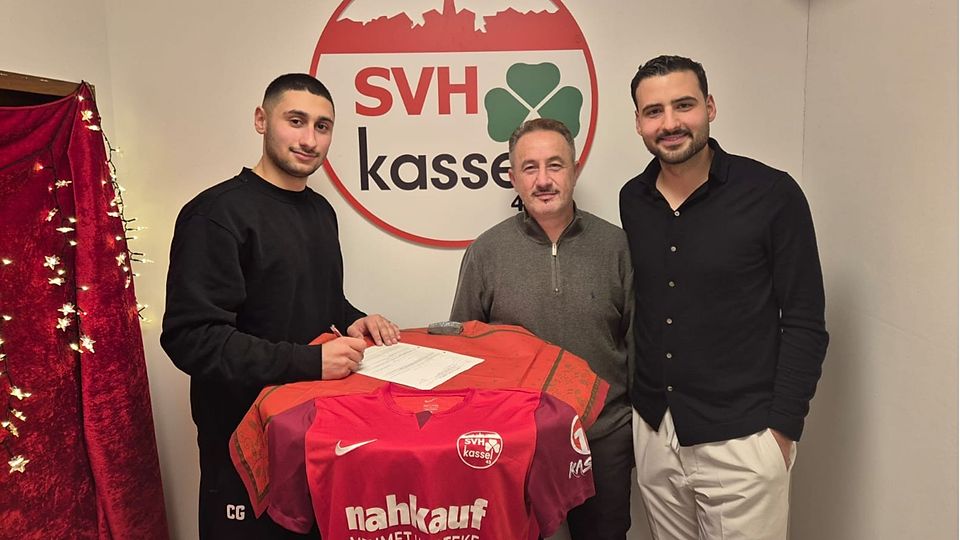 v.l. Can Bey Güner, Kujtim Pjetri (Abteilungsleiter Fußball) und Mehmet Han Teke (sportlicher Leiter)