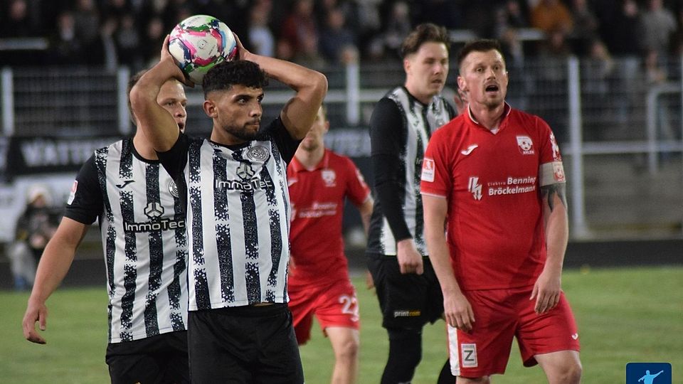 Deniz Duran (l.) kickt auch in der Saison 2025/26 für die SG Wattenscheid 09.