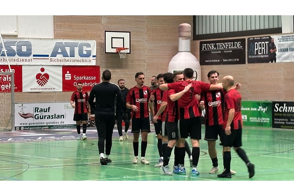 SV Kosova feiert den Einzug in die Hauptrunde.