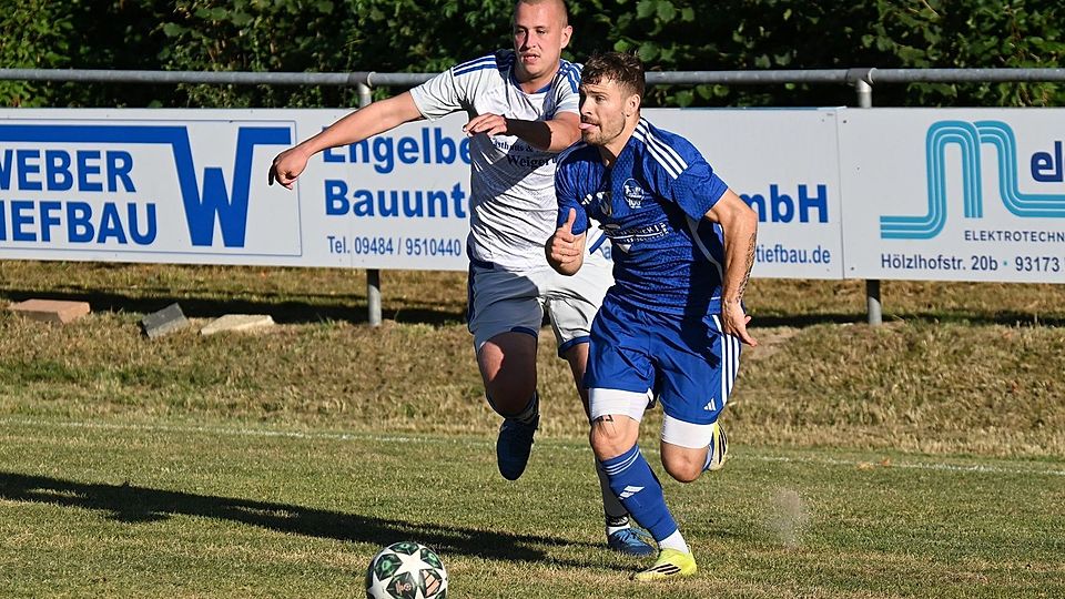 Endstation TSV Pettenreuth: Vorjahresfinalist TSV Beratzhausen (in Blau) musste im Pokal-Achtelfinale überraschend die Segel streichen.