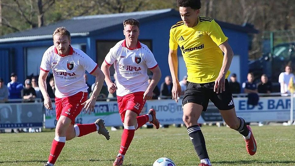 Der Oster-Lokalschlager in der Kreisliga Nord zwischen Grafenwöhr (in Gelb) und Trabitz zog die Massen an.
