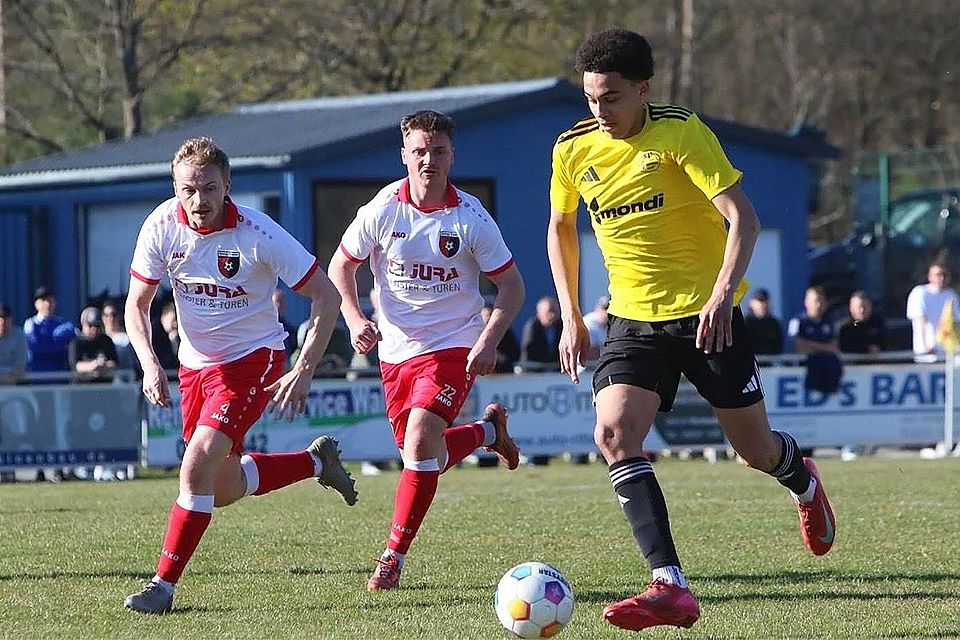 Der Oster-Lokalschlager in der Kreisliga Nord zwischen Grafenwöhr (in Gelb) und Trabitz zog die Massen an.