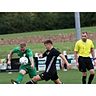 Jan Obermann (r.) und dder FSV Sschröck kassieren in der Fußball-Gruppenliga eine klare Niederlage bei der TSG Wieseck. (Archivbild) © Luca Raab