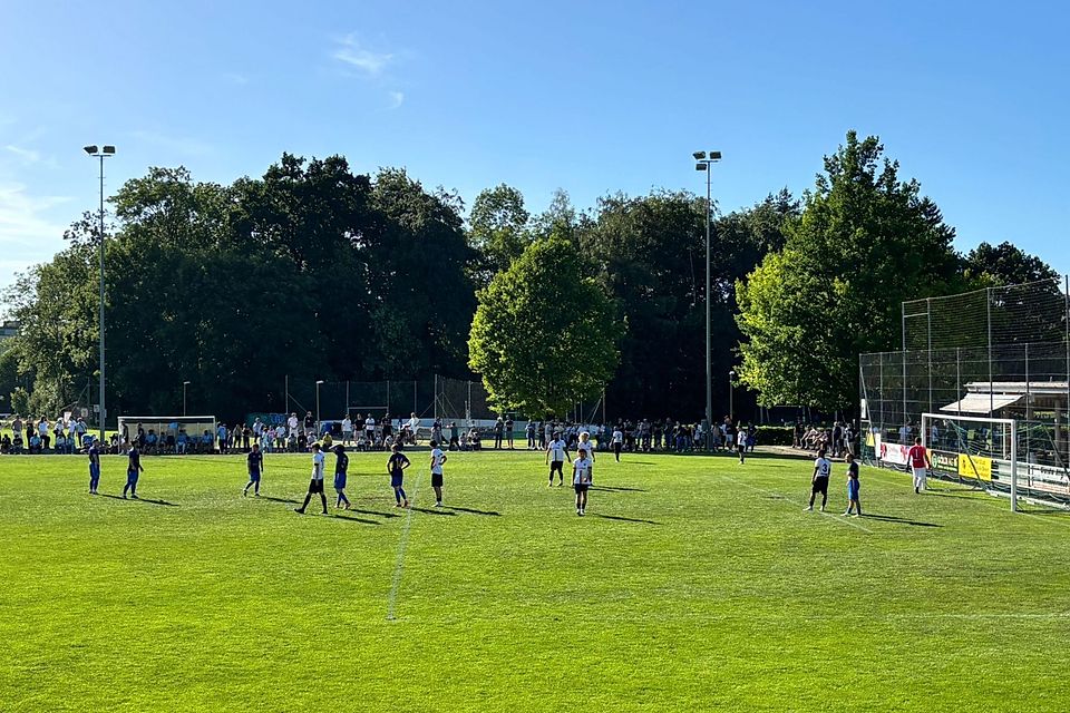 Gegen Derby-Gegner Veltheim ist kein Kraut gewachsen. Phönix Seen verliert mit 0:3 und ist im Kampf um den Klassenerhalt auf Schützenhilfe angewiesen. Gegen Derby-Gegner Veltheim ist kein Kraut gewachsen. Phönix Seen verliert mit 0:3 und ist im Kampf um den Klassenerhalt auf Schützenhilfe angewiesen.