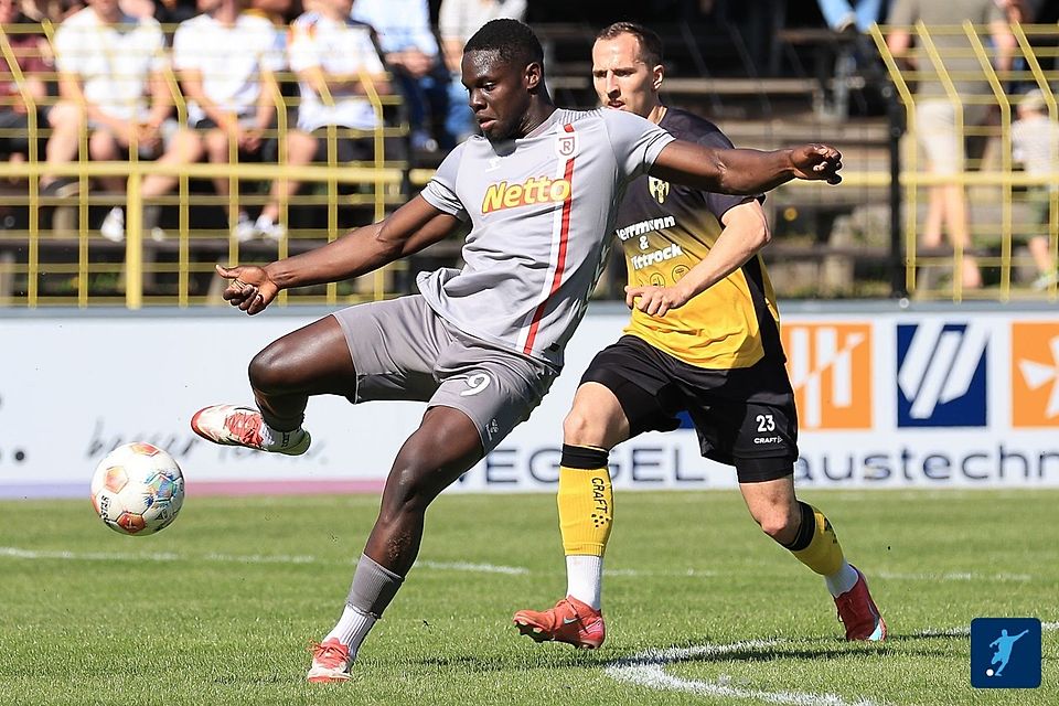 Bulliger Stürmer: Kelvin Onuigwe (li.) verstärkt die SpVgg Bayreuth.