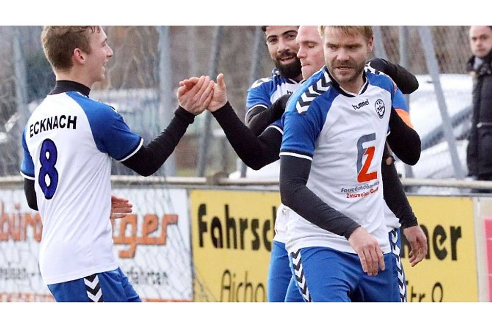 Jubeln konnten die Ecknacher um Spielertrainer Florian Fischer (vorne) in der Bezirksliga Nord bislang häufig. In der Frühjahrsrunde könnte sich das nun aber ändern. 	F.: Sebastian Richly