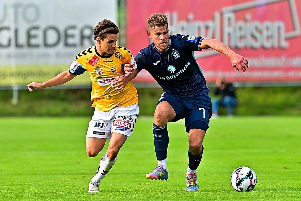 Florian Niederlechner (r.) traf zum 1:0-Sieg der Löwen. 