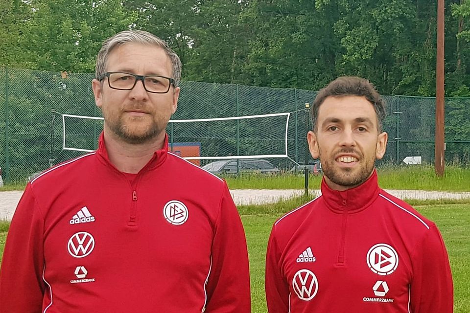 Matthias Heigl und Uli Carcia freuen sich auf die Bayernliga mit der Karether U19. Die beiden sind oft gemeinsam mit dem FDFB-Mobil unterwegs.