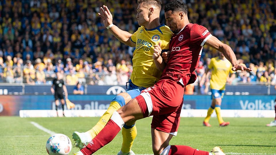 Ocansey (in Rot) hofft auf mehr Spielpraxis auf hohem Niveau in Aue.