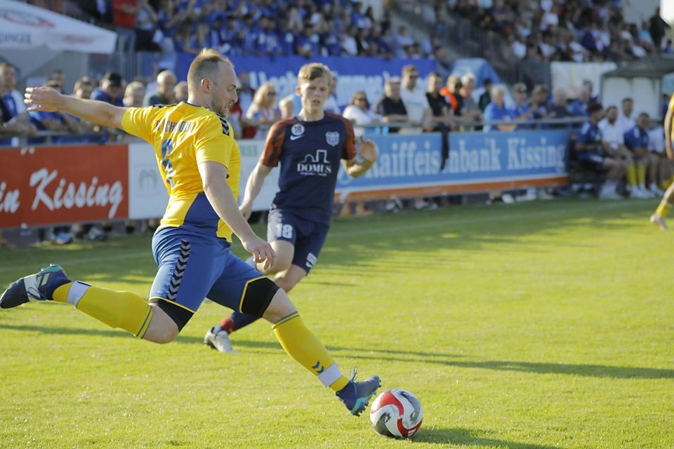 Spielertrainer Martin Stammler und der TSV Inchenhofen wehrten sich nach Kräften, mussten sich aber in Kissing der SpVgg Langerringen beugen.
