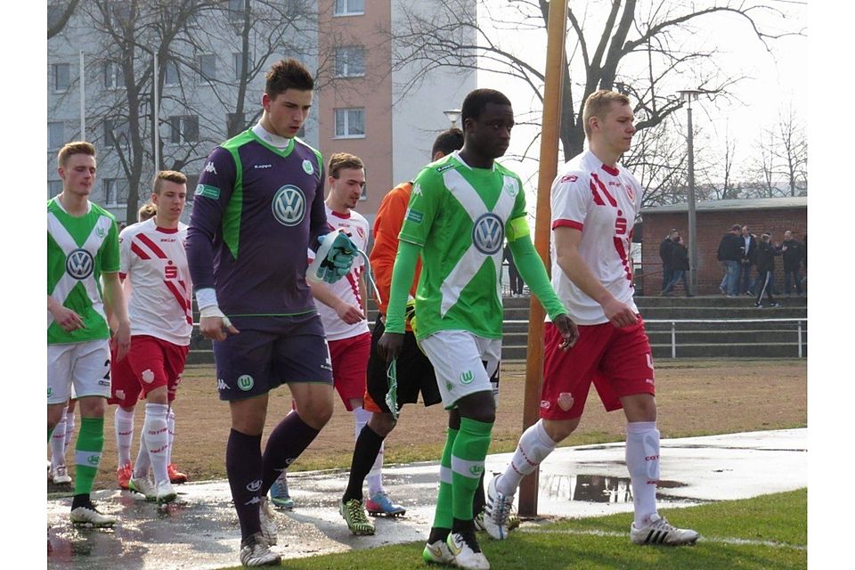 Philipp Knechtel (r.) war gegen den VfL Wolfsburg der absolute Leader der FCE-Junioren. F: Voigt