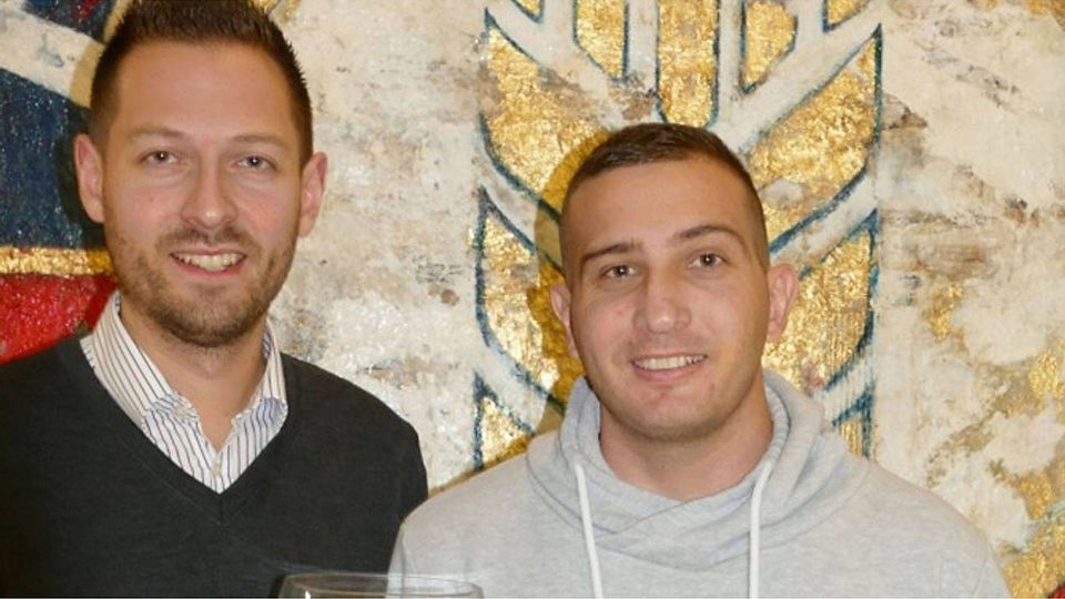 Florian Weiller (Erdinger Weißbräu) gratuliert Zoran Pejic. Dieter Priglmeir