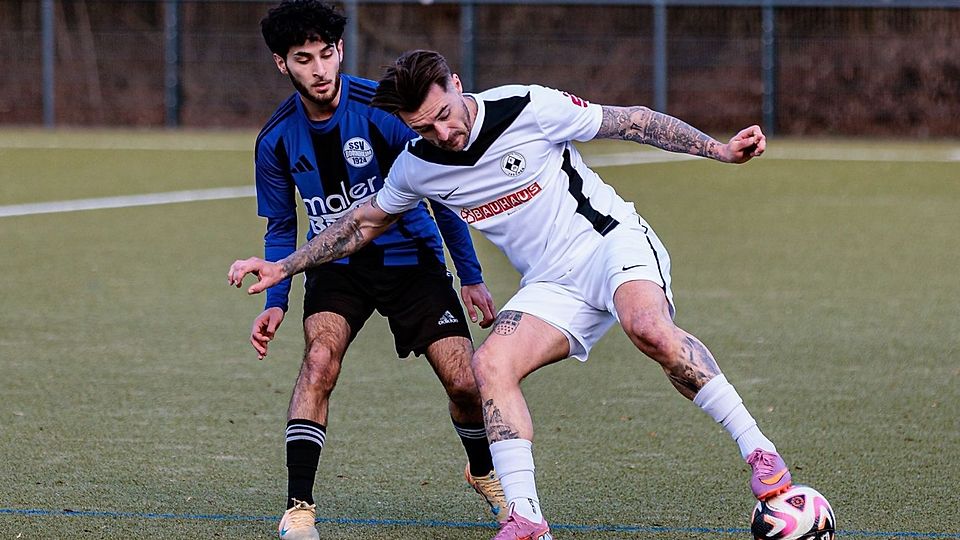 Danny Simmo (l.) wechselt im Sommer zum SV Rot-Weiß Merl