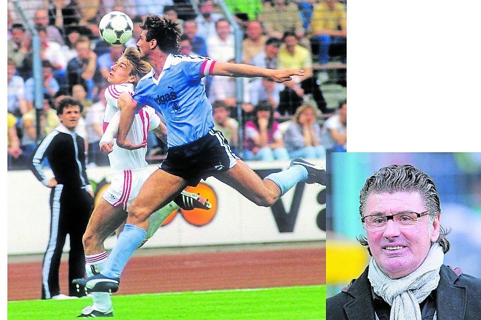 Damals und heute: 1985 lieferte sich Wilfried Hannes im Trikot von Mönchengladbach ein Duell mit dem damaligen Stuttgarter Jürgen Klinsmann. Jetzt beobachtet er (kleines Foto) die Duelle am Rand.