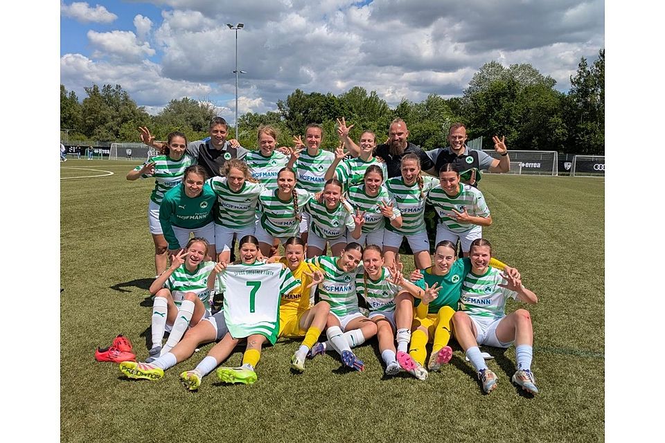        Grund zum Jubeln: Die SpVgg Greuther Fürth bezwingt Ingolstadt mit 6:1