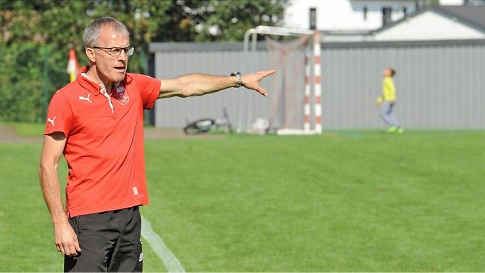 Das steht das Tor des Gegners:Trainer Bruno Müller und der TSV Neukirch fahren nach Brochenzell, um etwas Zählbares mitzunehmen. far