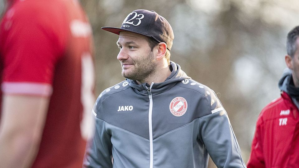 Bleibt an Bord: Trainer Daniel Halfar hat beim FC RW Kirchlengern verlängert.