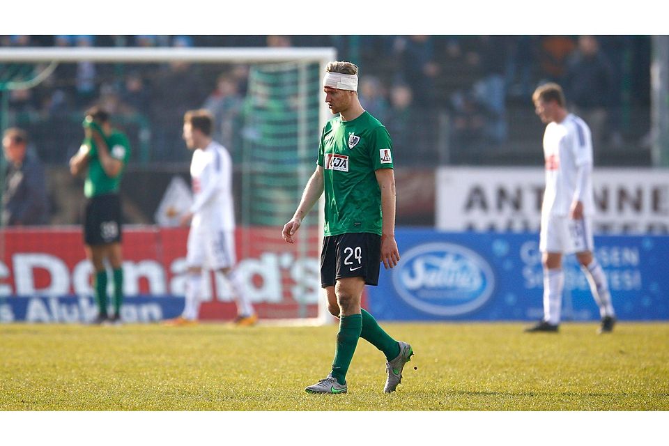 Spielte nach einem Zusammenstoß im Derby beim VfL Osnabrück mit Dieter-Hoeneß-Gedächtnis-Turban: Marco Pischorn. Foto: Getty Images