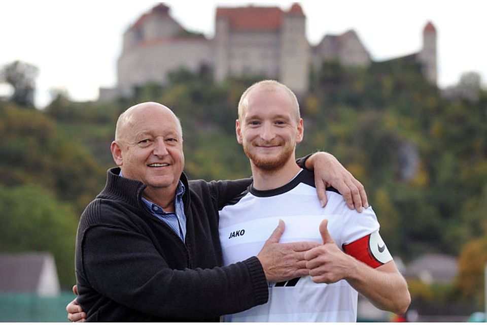 Gerald (links) und Tobias Wenzel sind nicht nur Vater und Sohn, sie verbindet auch eine gemeinsame Leidenschaft: der Fußball.	  F.: Szilvia Izsó