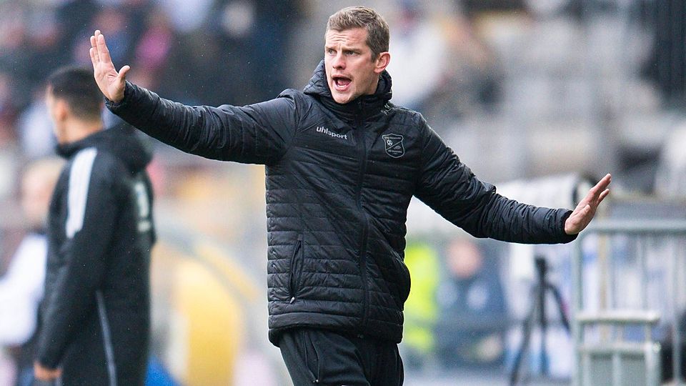 Sven Bender sieht ein wildes 3:3 seiner Hachinger gegen Bielefeld.