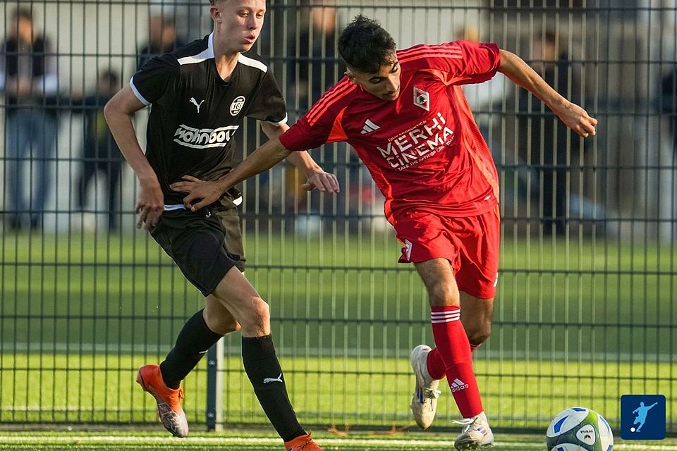 AL-ARZ fordert Türkiyemspor Essen heraus. AL-ARZ fordert Türkiyemspor Essen heraus.