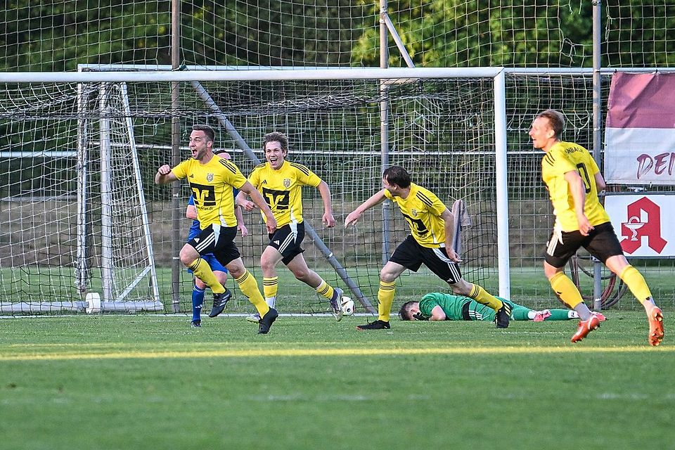 Dank des Last-Minute-Tores zum 2:0 hat der SV Hahnbach eine hervorragende Ausgangsposition fürs Rückspiel.