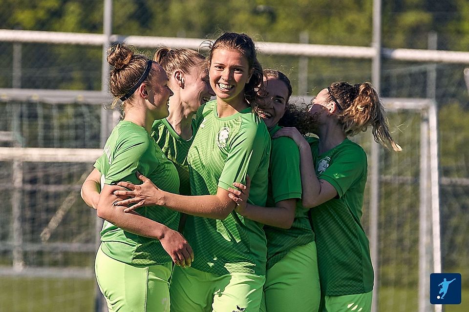 Befreite Gesichter: Bad Aibling bleibt Bayernligist