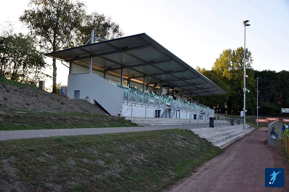 Herzstück der modernisierten Sportanlage: Die neue Tribüne in Bocholt.