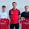 Spielertrainer Markus Waffler (Mitte) freut sich auf Dominik Paulus (links) und David Vogl.