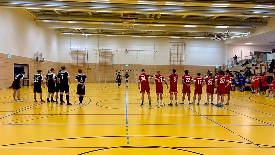 Entscheidung im Elfmeterschießen: Im Halbfinale setzte sich der SV Frauenstein II mit 4:3 gegen die SG Kelkheim durch.