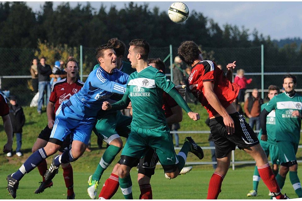 Der TSV Neudrossenfeld II mussten in der letzten Spielminute den 1:1 Ausgleichstreffer hinnehmen F: Peter Mularczyk