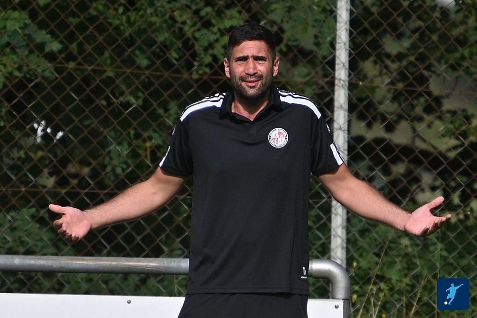 Kann Tim Pesch zu seinem Trainerabschied noch einmal kräftig mit der SpVgg Minderlittgen-Hupperath jubeln? Kann Tim Pesch zu seinem Trainerabschied noch einmal kräftig mit der SpVgg Minderlittgen-Hupperath jubeln?