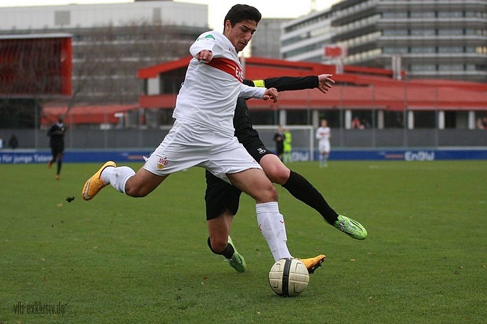 Berkay Özcan verwandelte beim Sieg in Mainz einen Freistoß direkt in den Winkel. Foto: Lommel